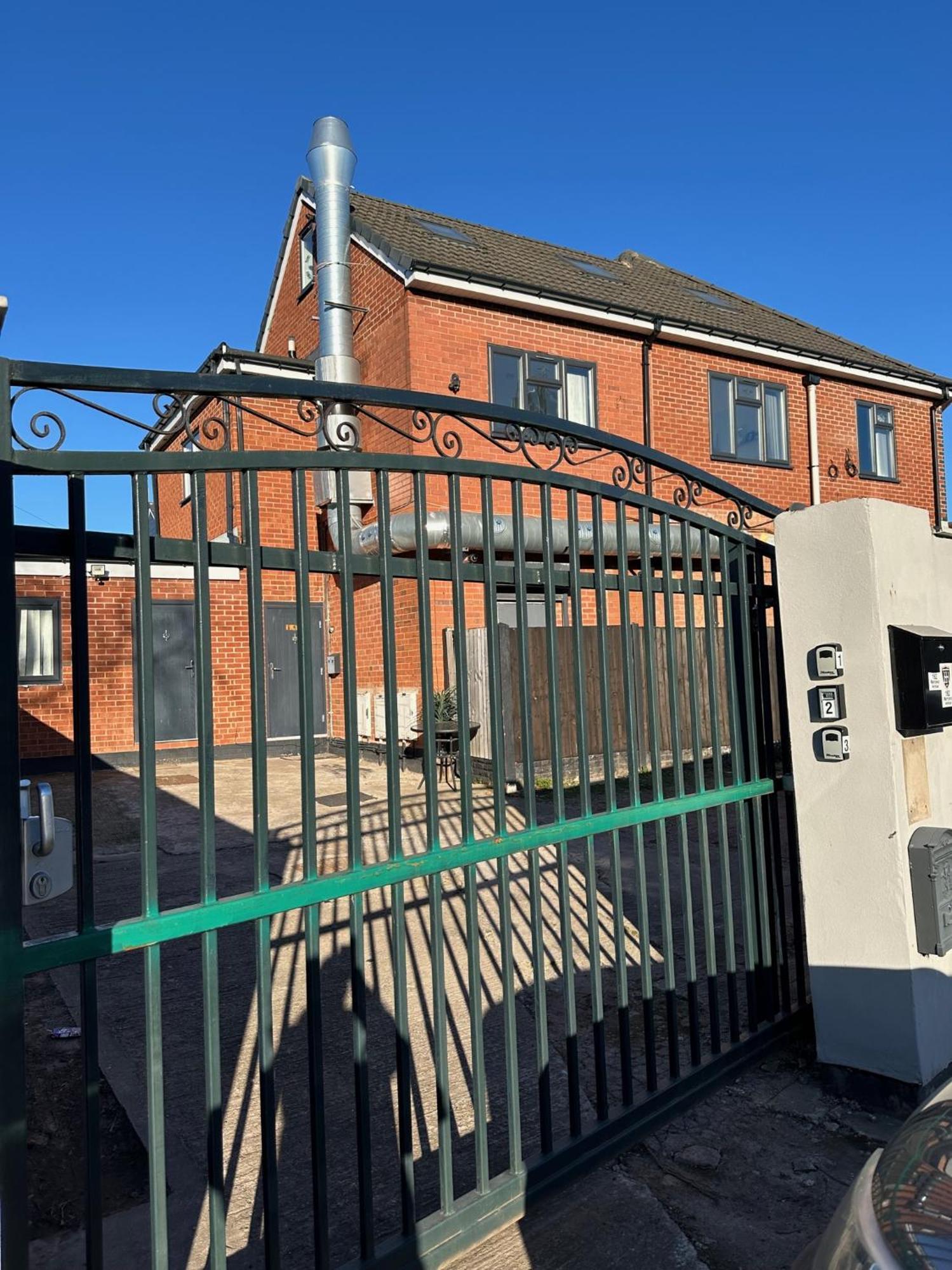 Cosy 3 Bed Apartment Near Birmingham Airport & Nec Perfect For Groups & Contractors! Bagian luar foto